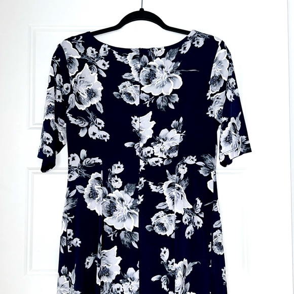 Brand new Laura dress size 8 - Picture 3 of 3